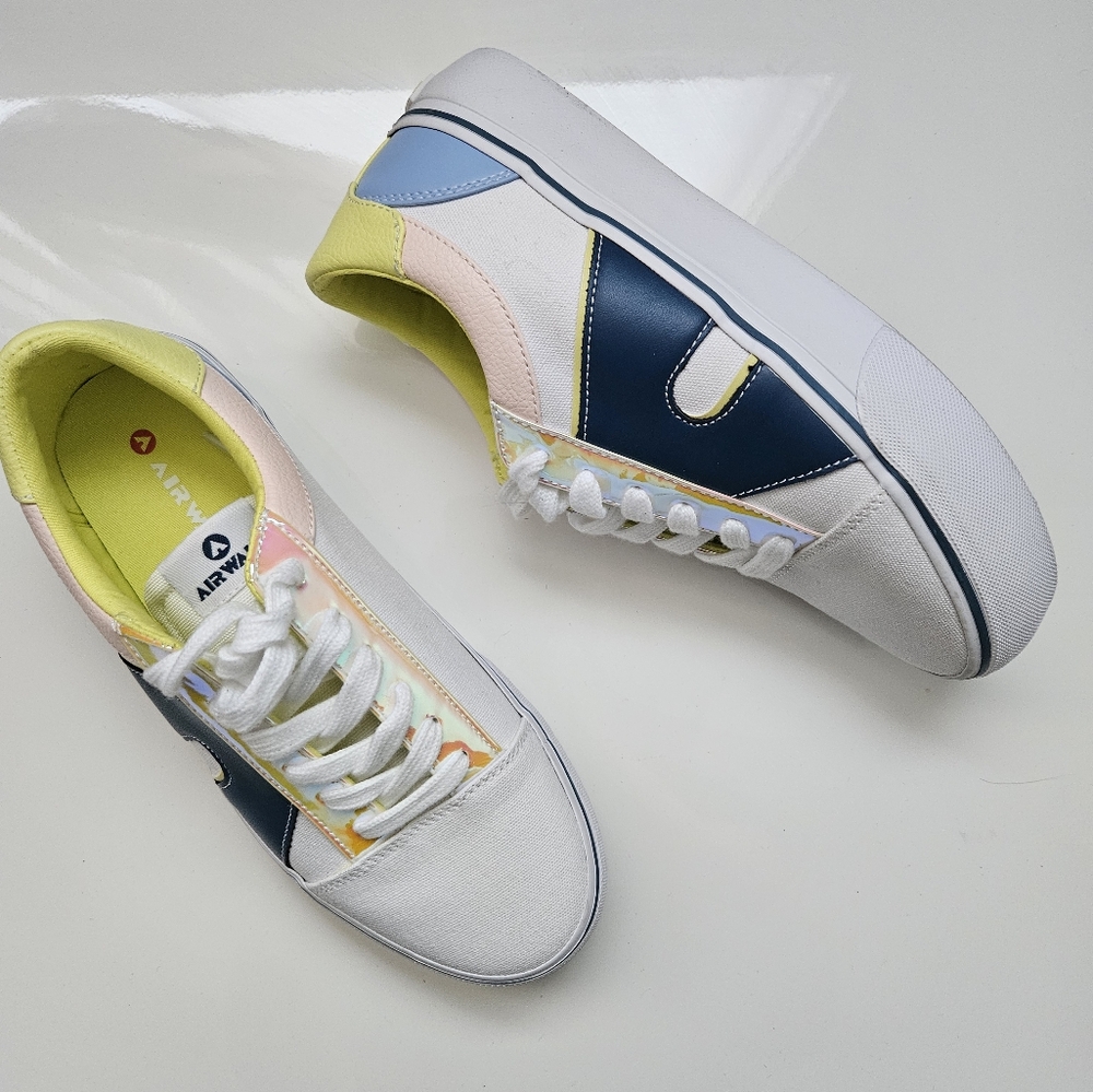 Airwalk's - colorful lace-up sneakers (8M)